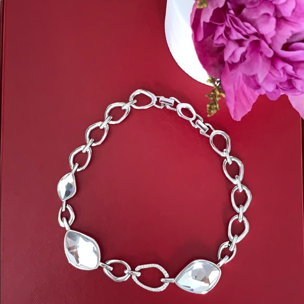 Swarovski crystal necklace new with pouch